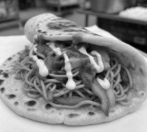 Chicken Noodles Roll 