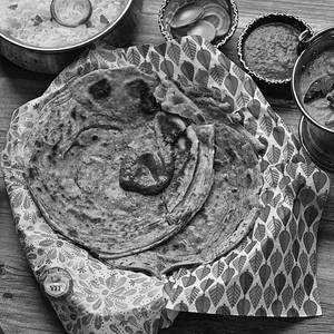 Pudina Paratha With Dahi