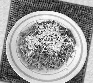 Spicy fried noodles (pork/beef)