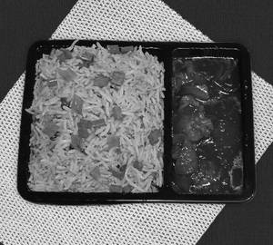 Veg Fried Rice + Hot Garlic Chicken (4 Pcs)