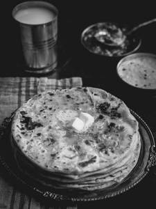 Aloo Paratha [Chef Special]
