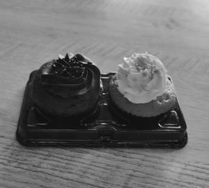 Snow white & Classic choco chips cup cake each one piece