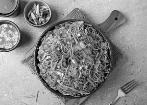 Schezwan Noodles (non Veg)