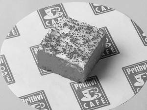 Goey Red Velvet Brownie [1 PC]