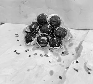 Desi Ghee Tisi Dry Fruit Laddu(500G)