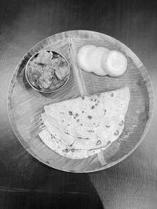 3 Phulka With Chicken Curry 250 Ml (Serves 1)