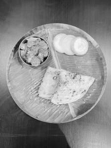 2 Paratha With Paneer Curry 250 Ml
