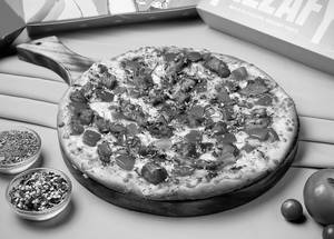 Chicken Tikka Lababdar Pizza