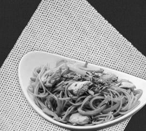 Egg hakka noodles
