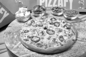 Jalapenos Sweet Corns & Paneer Pizza