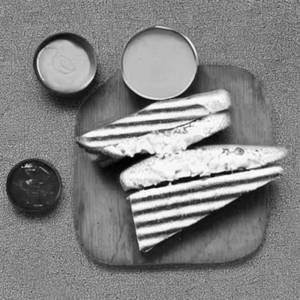 Jain Cheese Bhujiya Sandwich