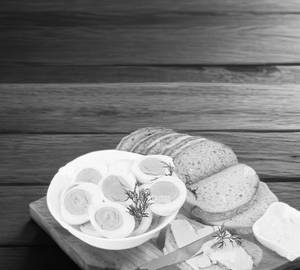 Bread butter with boiled egg