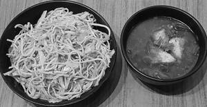 Veg Hakka Noodles + Chilly Paneer