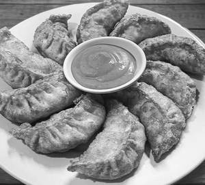Fry momos [8 pieces]