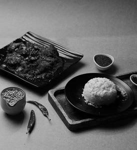 Puttu _ Malaber Chicken Roast Combo