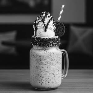 Oreo Shake With Ice Cream