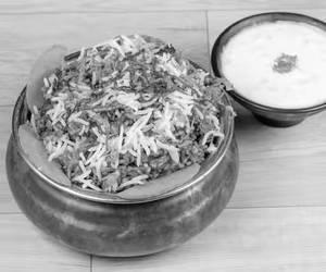 Veg Hyderabadi Biryani 500 Ml