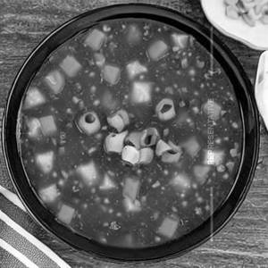 Hot & shower soup