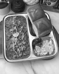 Matki Misal With Brown Pav