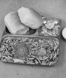 Matki Misal Pav