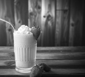 Natural Strawberry Milk Shake
