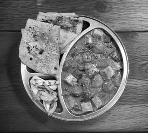 4 Phulka with Chilli Paneer