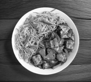 Veg Noodles with Chilli Paneer