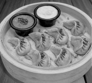 Peri Peri Veg Steam Momos