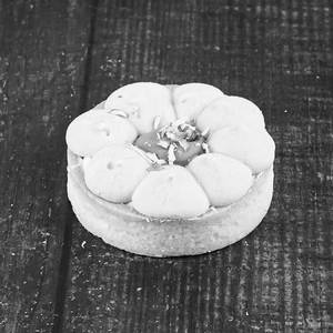 Pista and French Vanilla Tart
