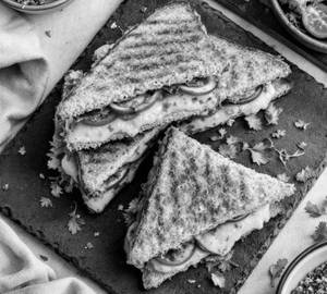 Veggie Grilled Sandwic[serving 2 pieces 4]