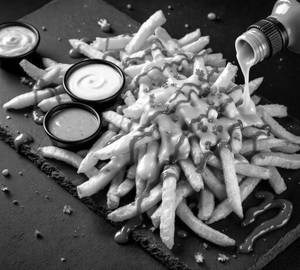 Tandoori Cheese Fries
