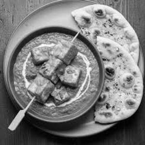 Butter Naan With Paneer Butter Masala