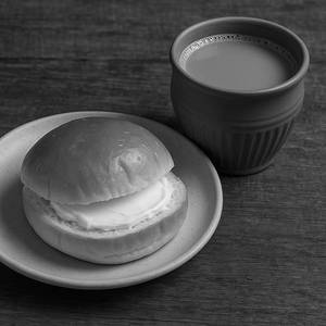 Bun Maska Chai