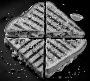 Tandoori Sandwich [ serving 2 4 piece]