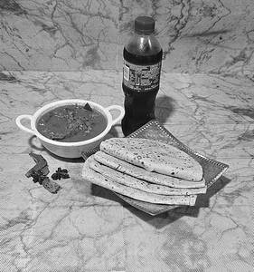 Chicken Curry With 3Pc Rumali Roti And Softdrink[250ml]