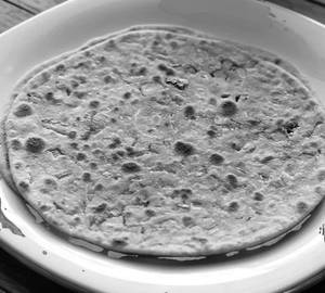 Pyaaz Paratha [1 Piece]