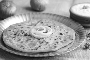 Pyaj paratha