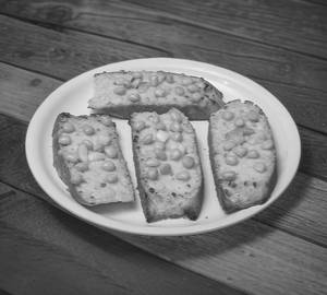 Cheese Garlic Bread With Onion + Sweet Corn [4 Pieces]