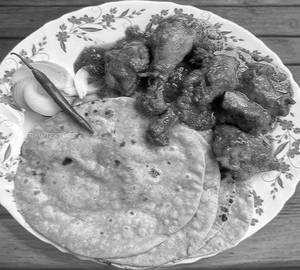 4 Chapati + Chicken Curry