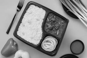 Basanti Pulao And Chilli Chicken Combo