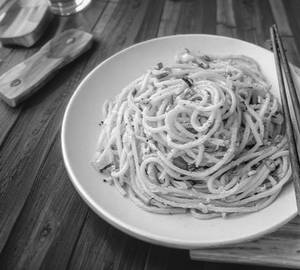 Garlic noodles