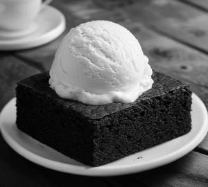 Brownie with ice cream