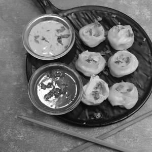 Chicken Cheese Steamed Momos [6 Pieces]