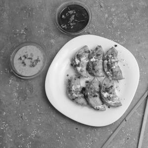Chicken Cheese Butter Fried Momos [6 Pieces]