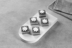 GUAVA TRUFFLE SWEETS