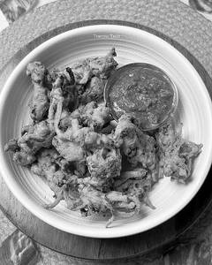 Veg Pakoda [8 Pieces]