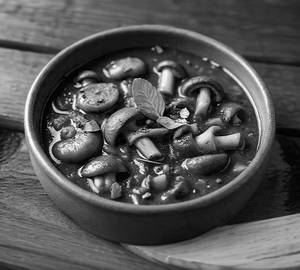 Mushroom chilli gravy