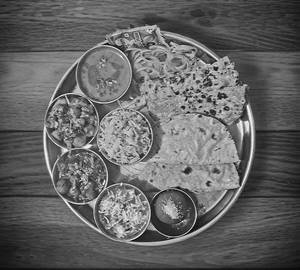 Delaxue Thali