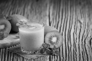 Hot kiwi lemon green tea 