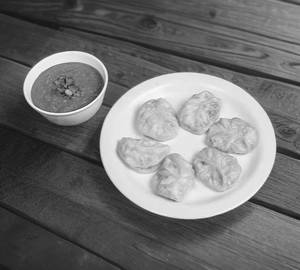 Patta Gobi Steamed Momos